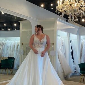 Elegant White Wedding Dress